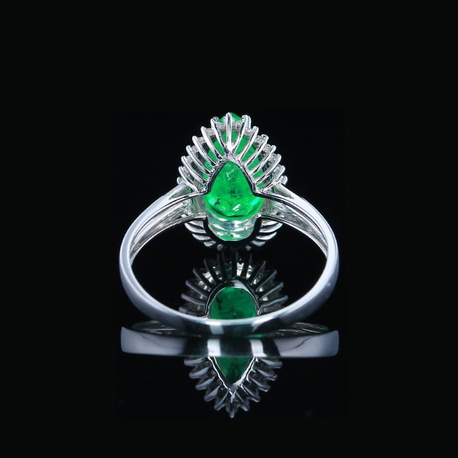 14k Gold 1.7 Ct Vivid Green Natural Emerald & Diamond Ring - 4