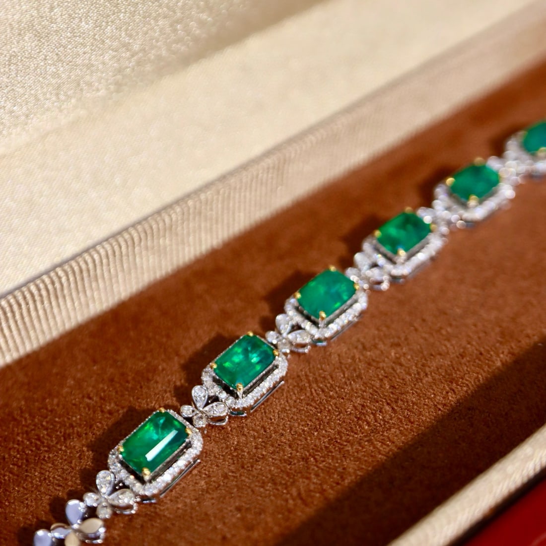 14k Gold 4.91 Ctw Natural Emerald & Diamond Bracelet - 2