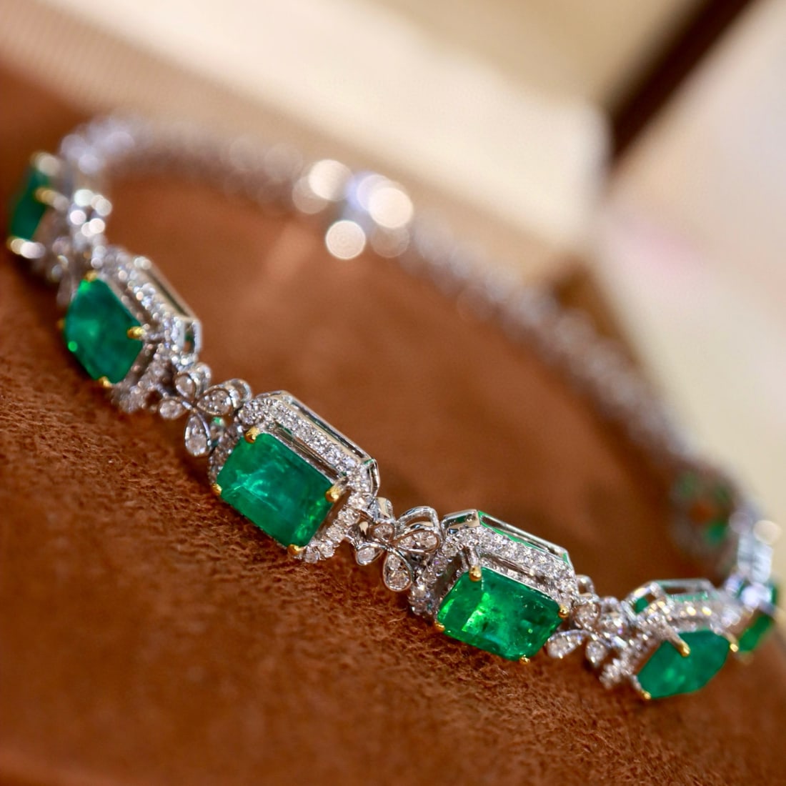14k Gold 4.91 Ctw Natural Emerald & Diamond Bracelet - 4