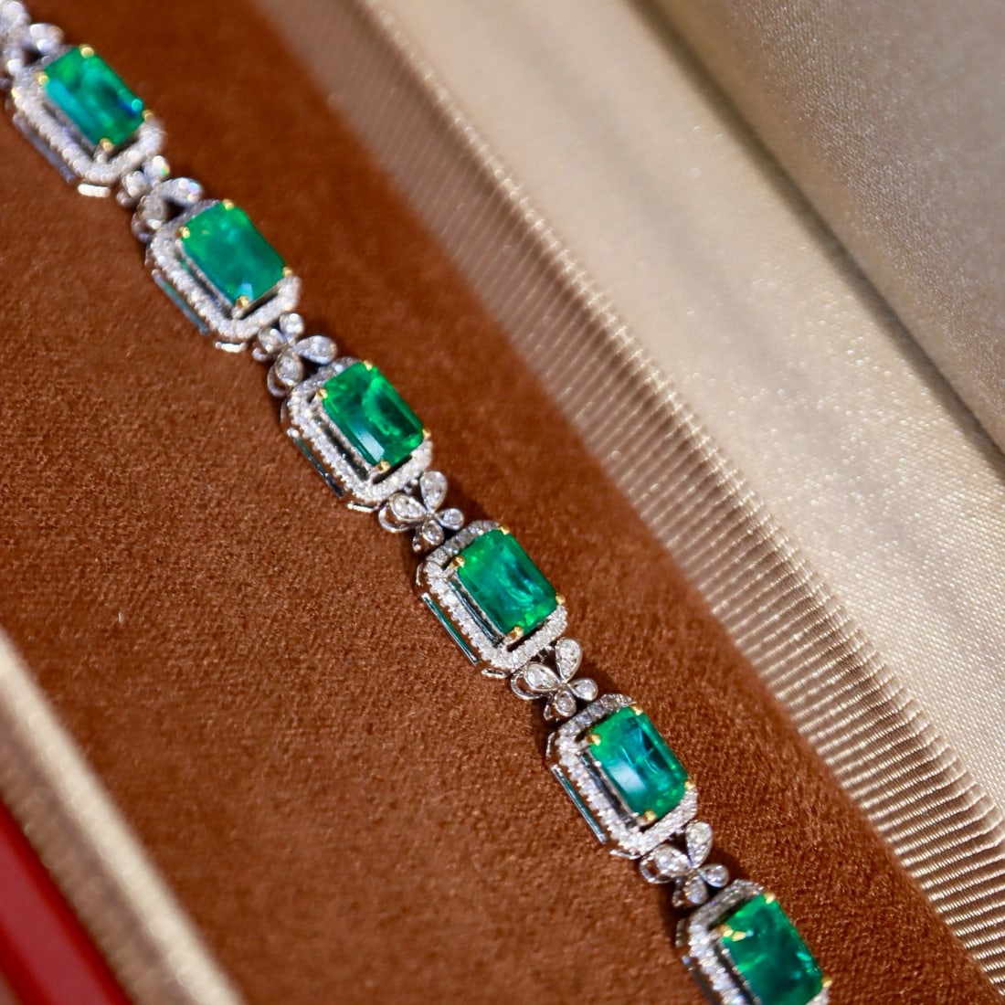 14k Gold 4.91 Ctw Natural Emerald & Diamond Bracelet - 7