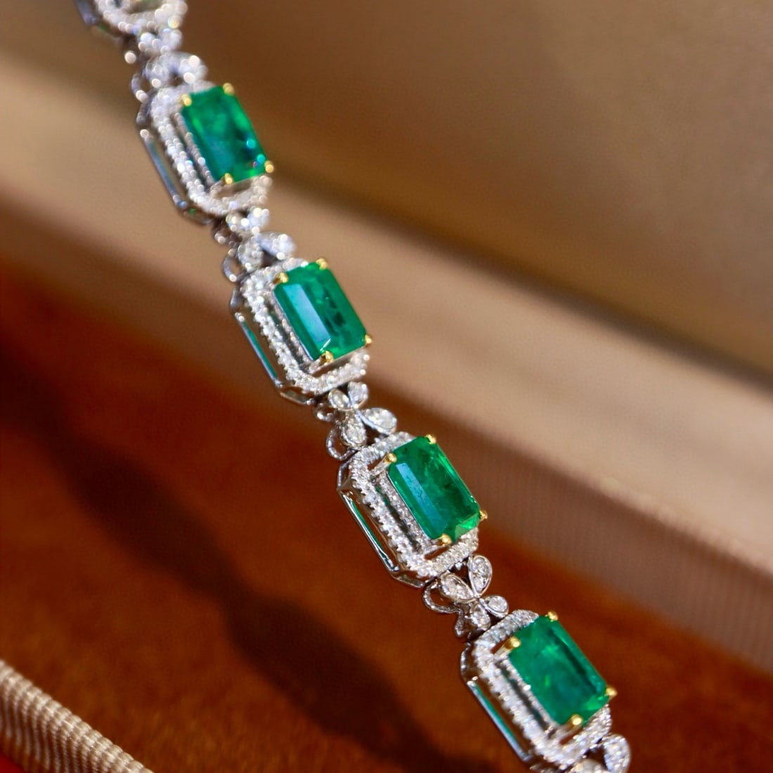 14k Gold 4.91 Ctw Natural Emerald & Diamond Bracelet - 8