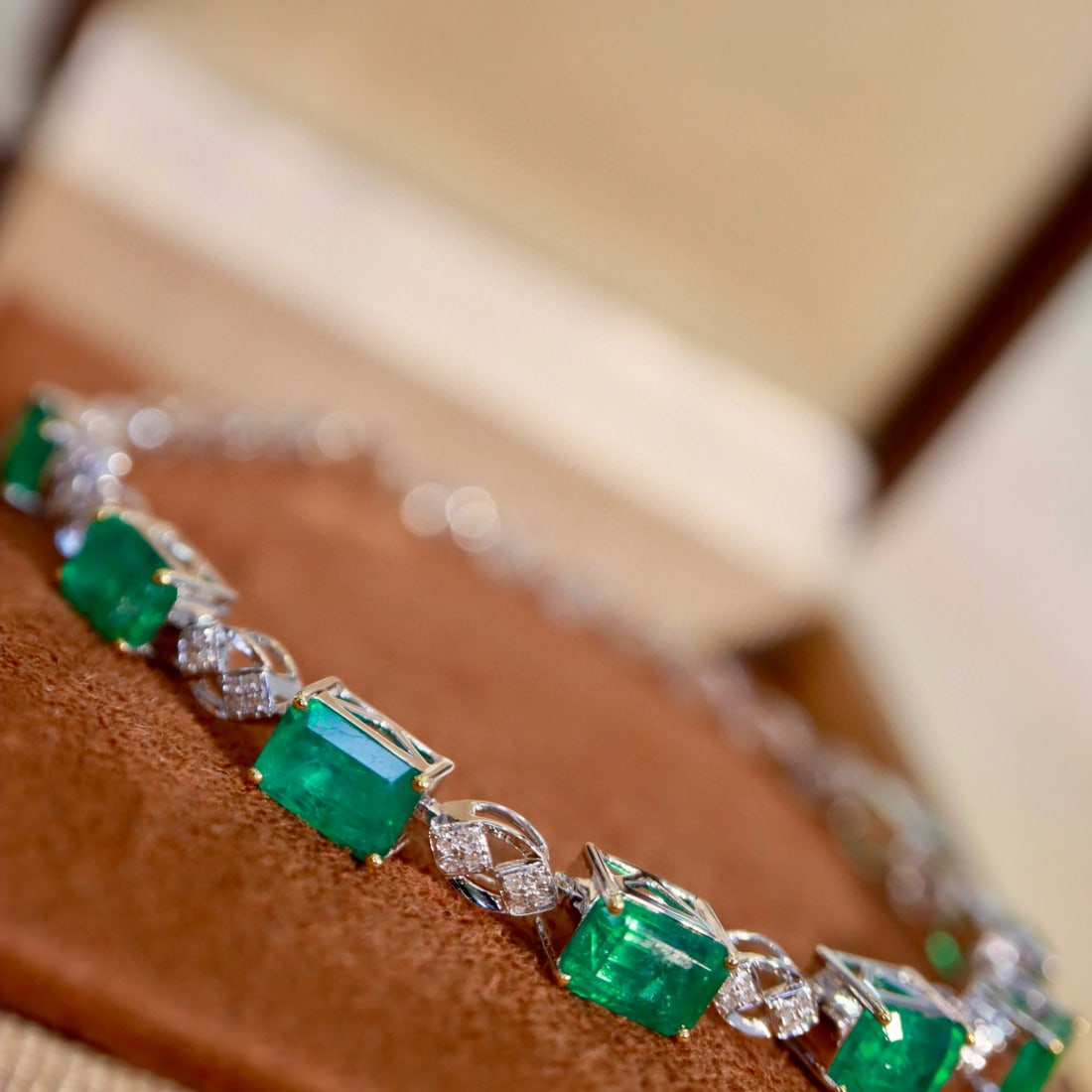 14k Gold 5.10 Ctw Natural Emerald & Diamond Bracelet - 7