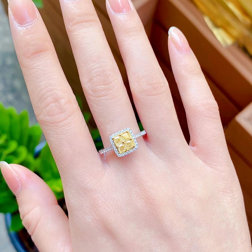 14k Gold 0.85 Ct Natural Color Diamond Ring - 3