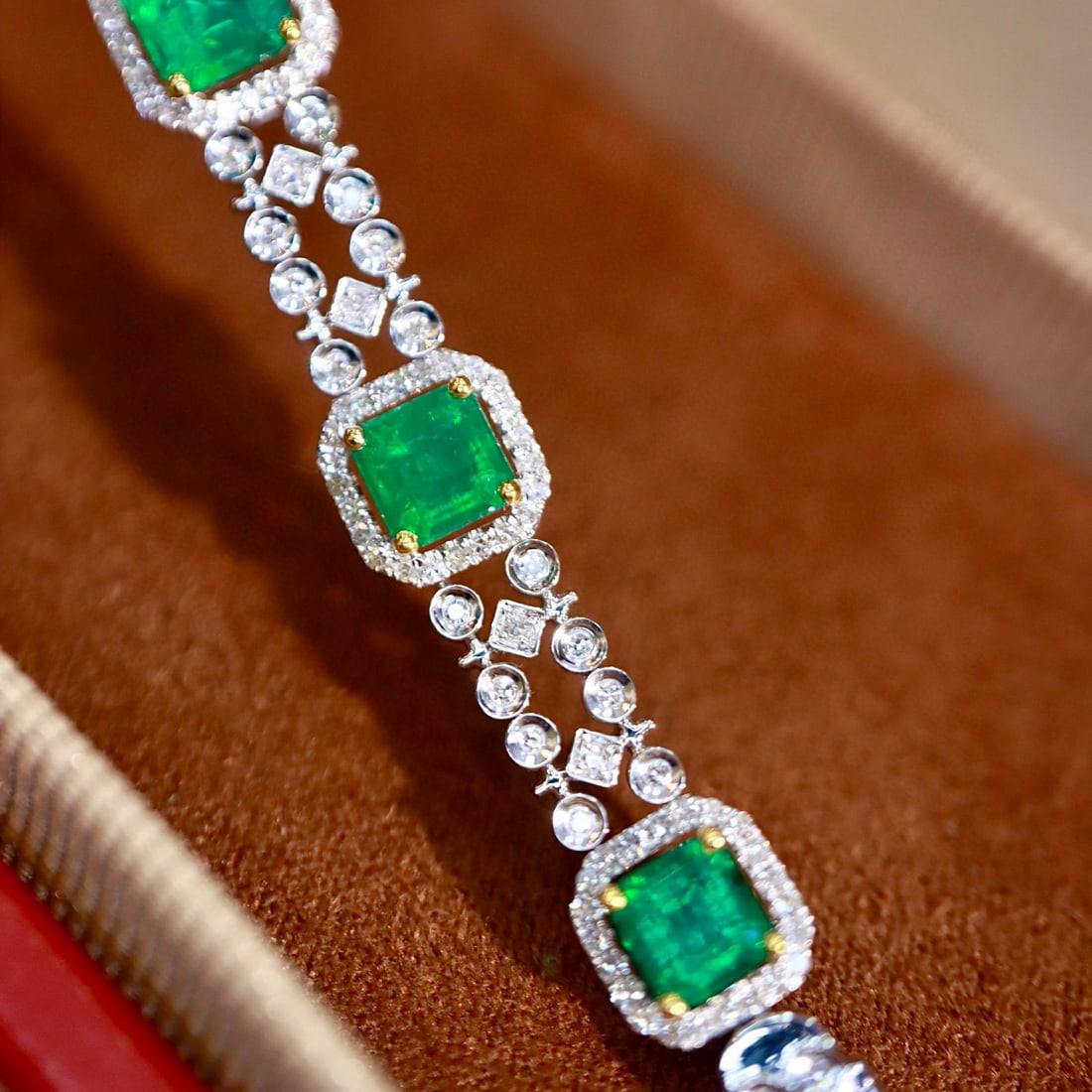 14k Gold 5.55 Ctw Natural Emerald & Diamond Bracelet - 5