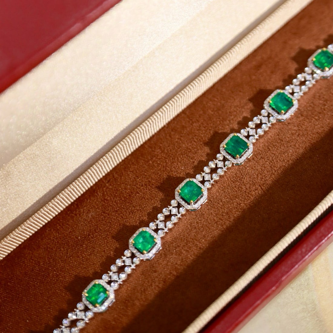 14k Gold 5.55 Ctw Natural Emerald & Diamond Bracelet - 6