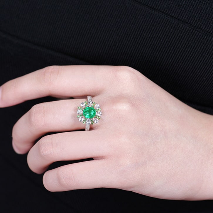 14k Gold 1.29 Ctw Vivid Green Natural Emerald & Diamond Ring - 6