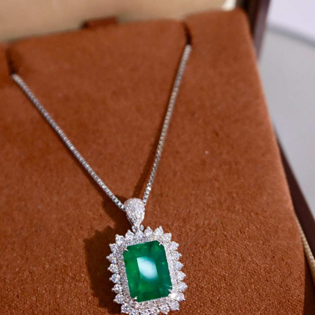 14k Gold 3.47 Ctw Vivid Green Natural Emerald & Diamond Pendant( Without Chain ) - 2