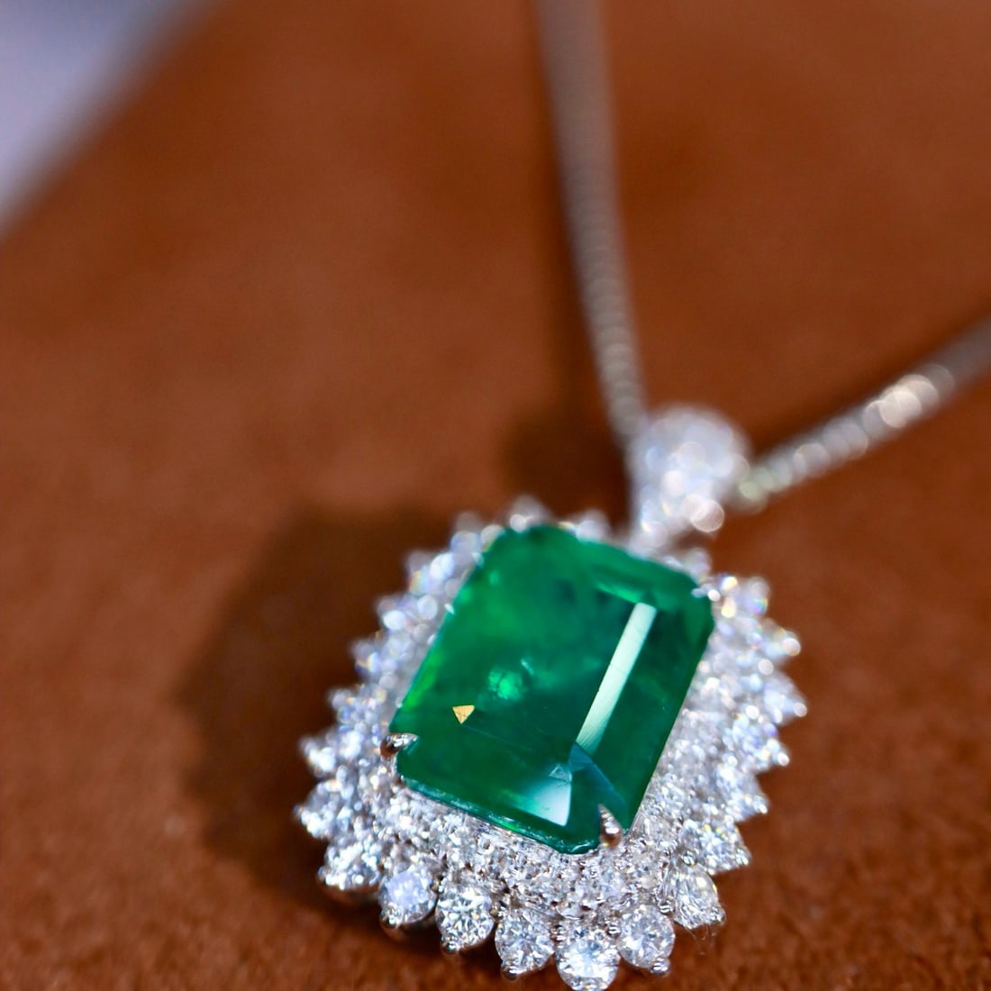 14k Gold 3.47 Ctw Vivid Green Natural Emerald & Diamond Pendant( Without Chain ) - 3