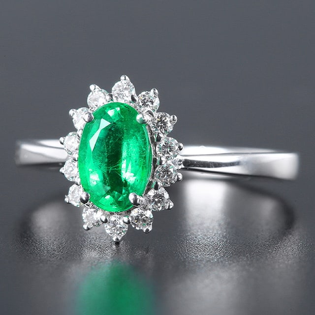 14k Gold 1.01 Ctw Vivid Green Natural Emerald & Diamond Ring - 2
