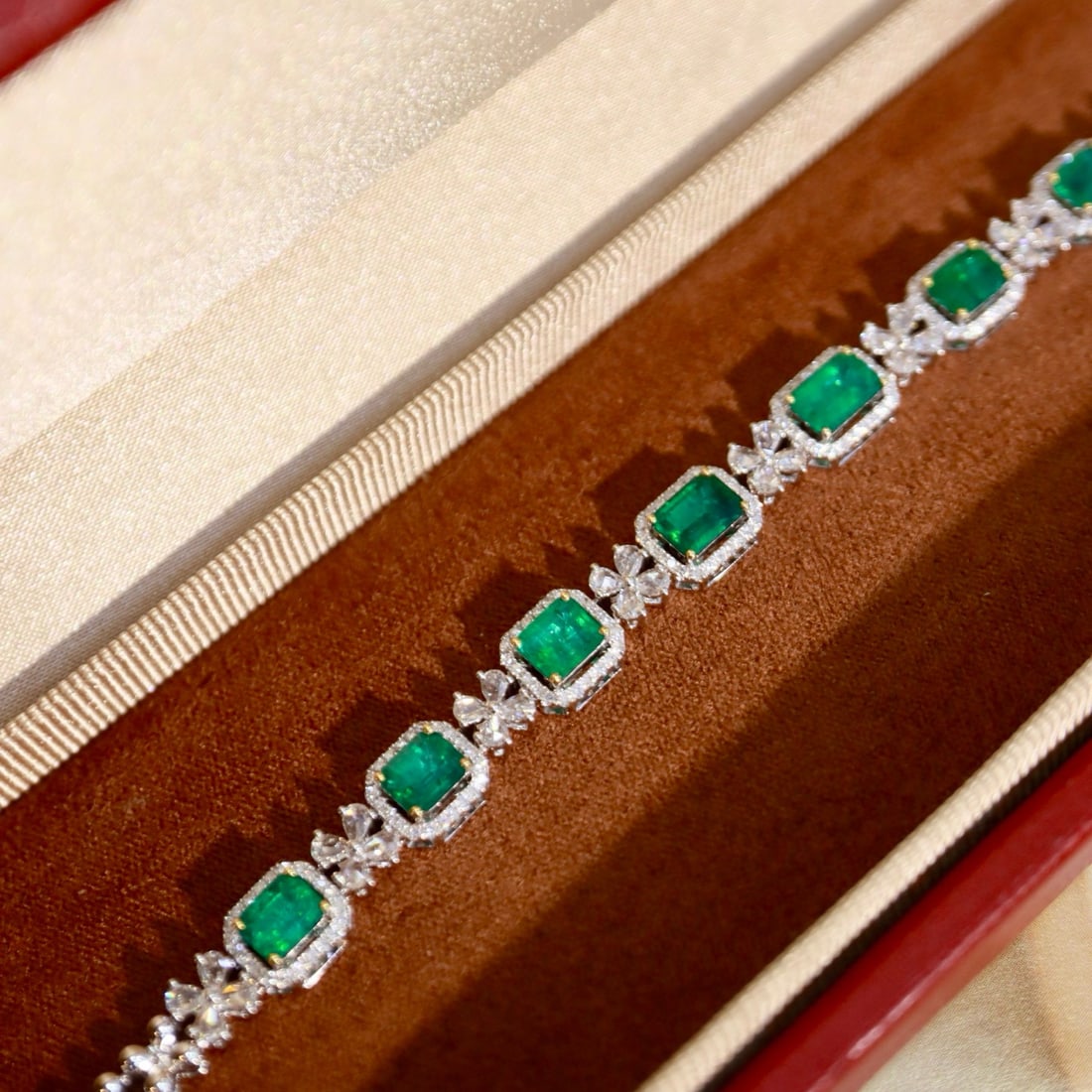 14k Gold 5.37 Ctw Vivid Green Natural Emerald & Diamond Bracelet - 2