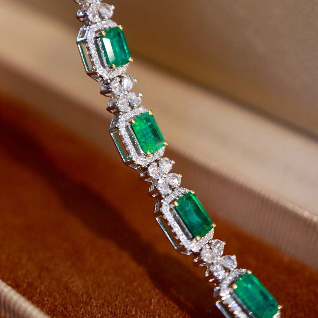 14k Gold 5.37 Ctw Vivid Green Natural Emerald & Diamond Bracelet - 7