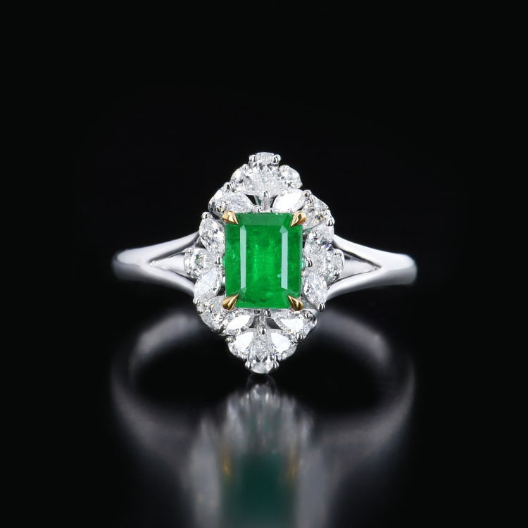 14k Gold 1.25 Ctw Vivid Green Natural Emerald & Diamond Ring: Ref:230978252 // gold content:14k gold // ring size:7. 25us // // main gemstone:emerald // shape:octagonal // carat weight:0. 8ct // color:vivid green // treatment:natural // // adjacent gemstone 2 :