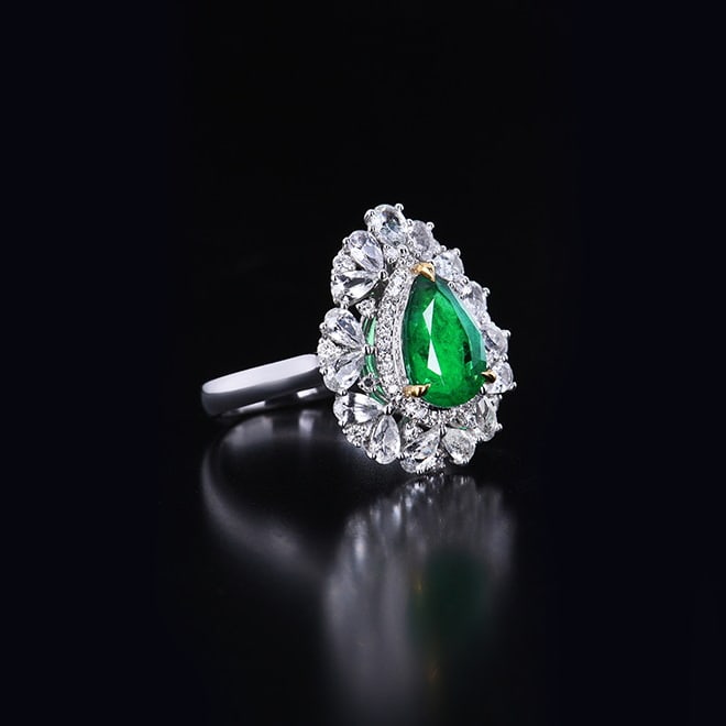 14k Gold 1.56 Ctw Vivid Green Natural Emerald & Diamond Ring - 4