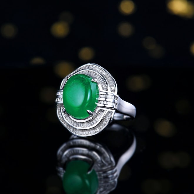 14k Gold 4.2 Ct Vivid Green Natural Emerald & Diamond Ring - 2