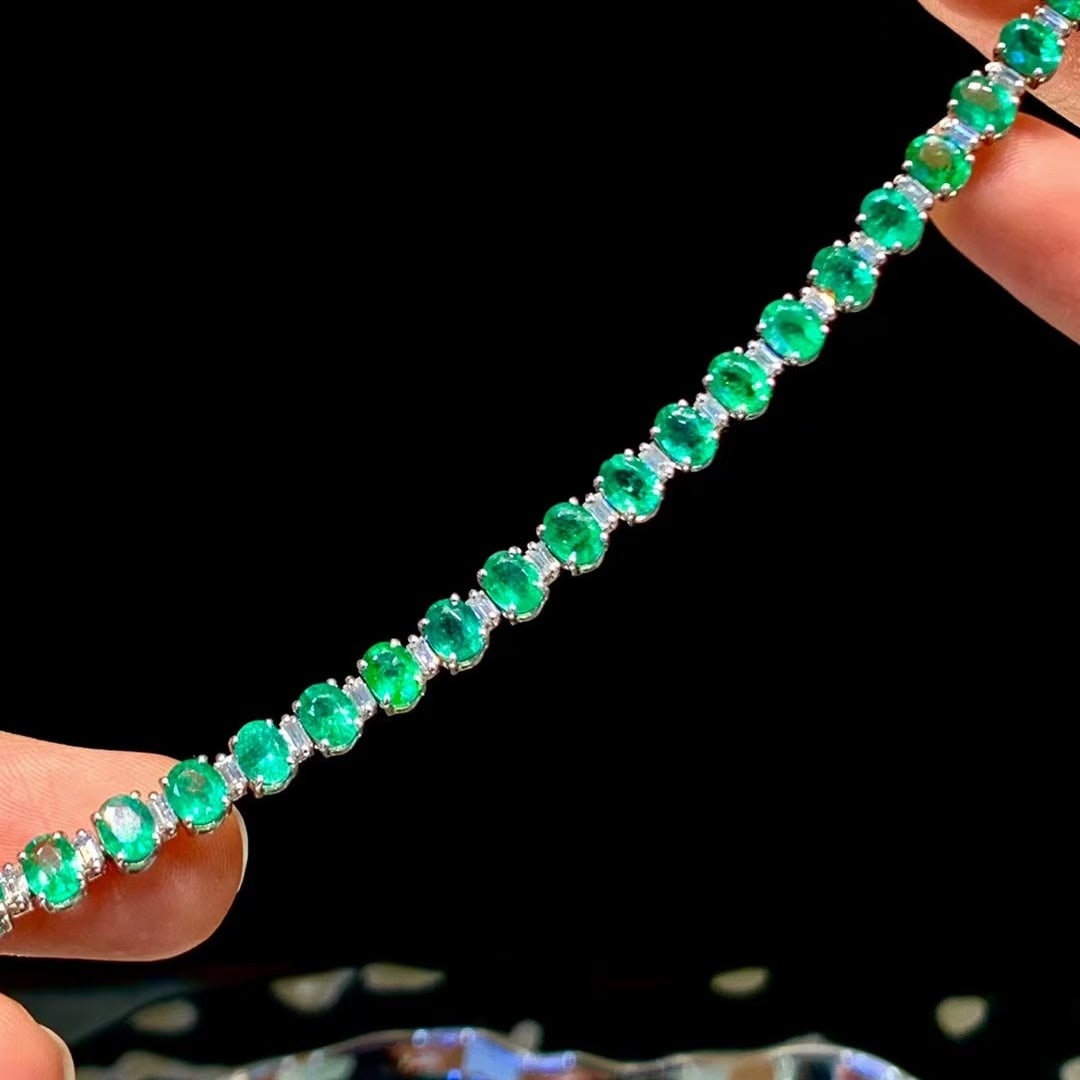 14k Gold 9.15 Ctw Natural Emerald & Diamond Bracelet - 2