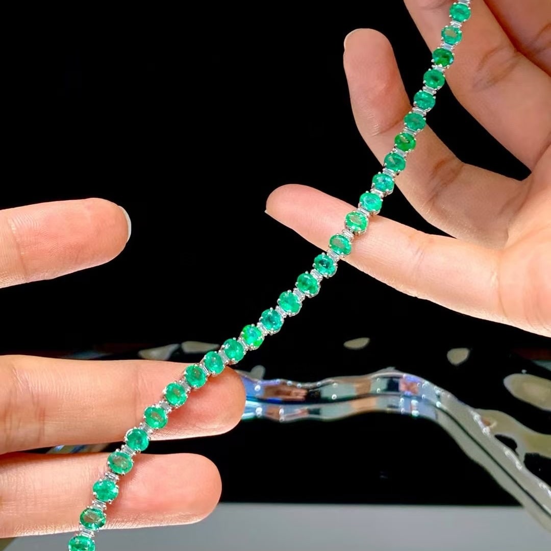 14k Gold 9.15 Ctw Natural Emerald & Diamond Bracelet - 3