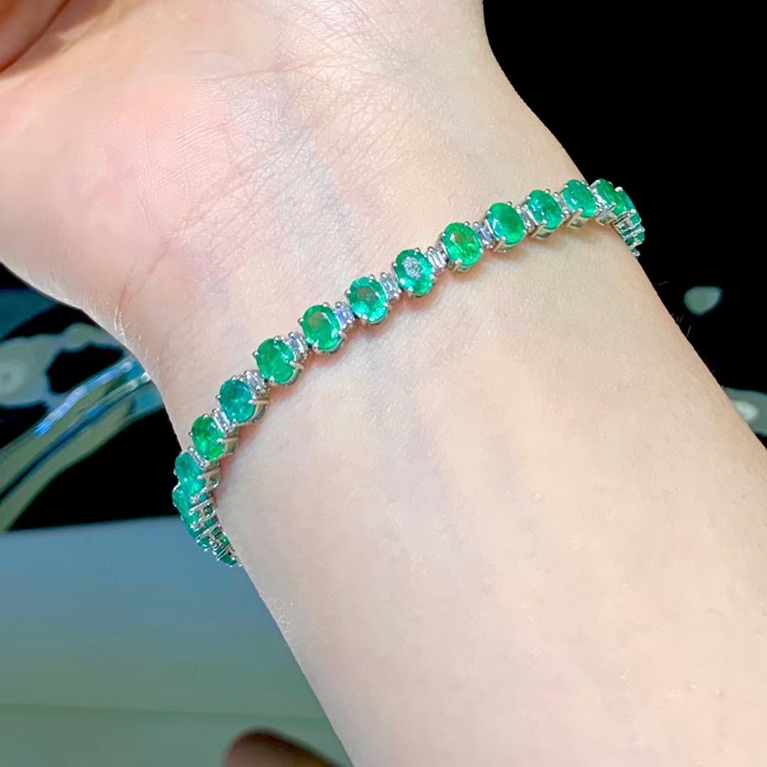 14k Gold 9.15 Ctw Natural Emerald & Diamond Bracelet - 4