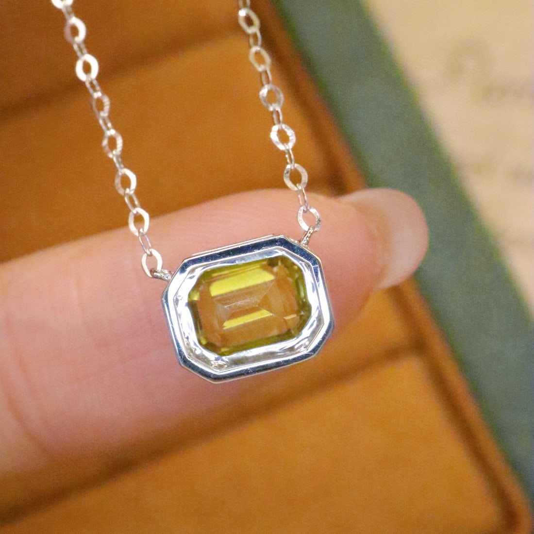 14k Gold 1.49 Ct Natural Chrysoberyl Necklace - 4