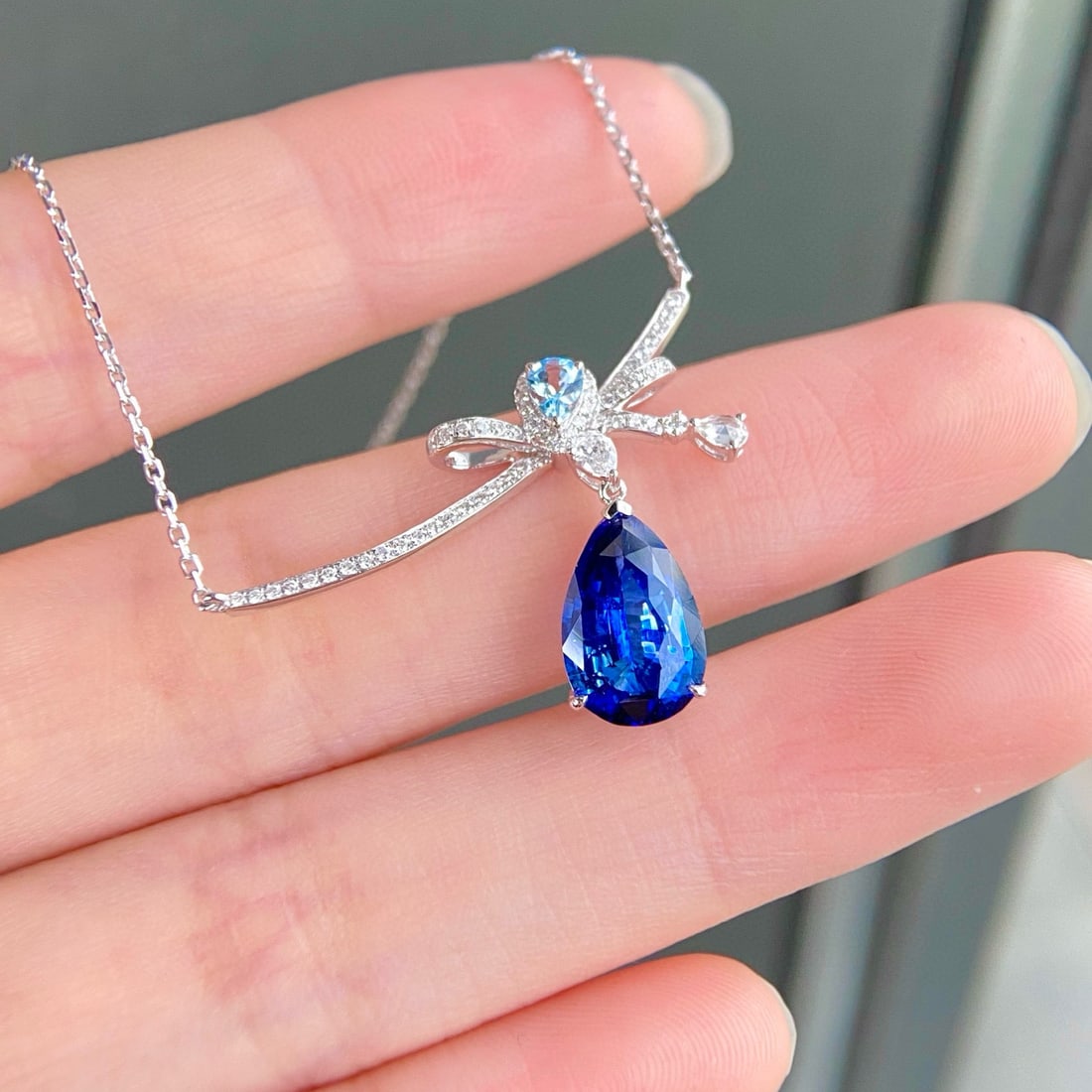 14k Gold 3.60 Ctw Natural Sapphire & Diamond Necklace: Ref:230978447 // gold content:14k gold // main gemstone:sapphire // shape:pear // carat weight:3. 14ct // color:royal blue // treatment:natural // // adjacent gemstone 2 : diamond // shape:multiply //