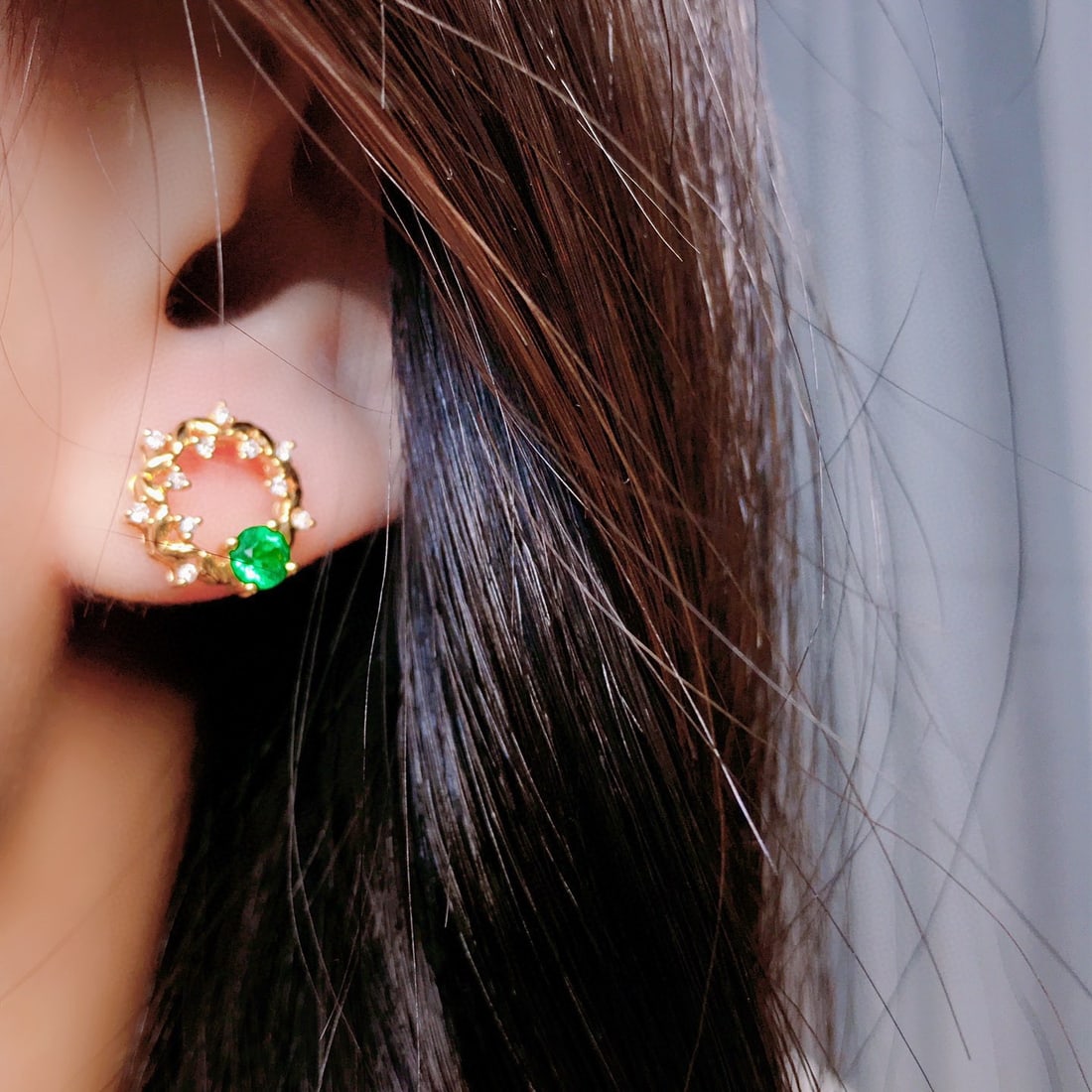 14k Gold 0.58 Ctw Vivid Green Natural Emerald & Diamond Earrings - 5