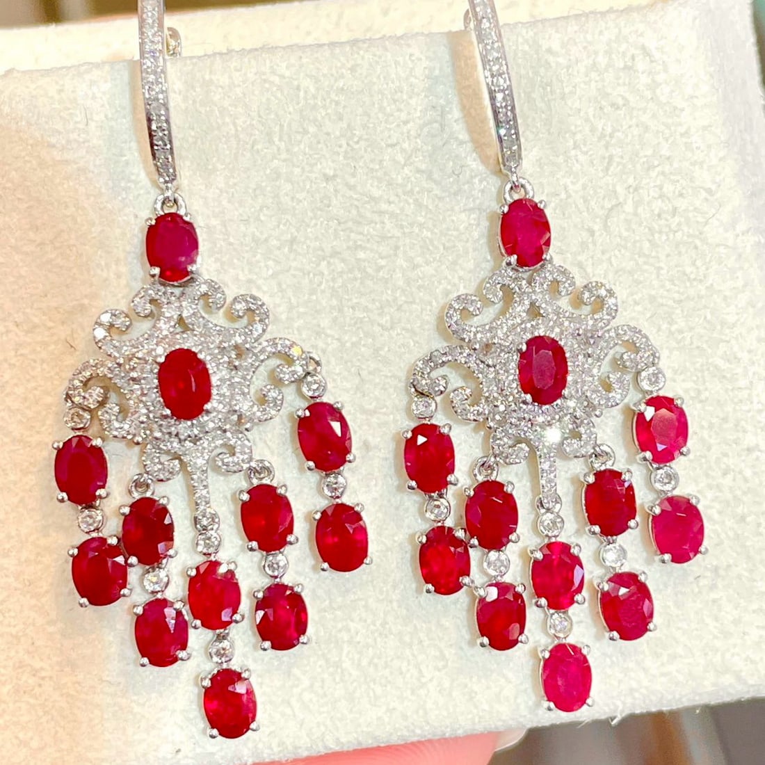 14k Gold 5.3 Ct Natural Ruby & Diamond Earrings: Ref:230983019 // gold content:14k gold // main gemstone:ruby // shape:oval // carat weight:5. 3ct // color:pigeonblood red // treatment:natural // // adjacent gemstone 2 : diamond // number of