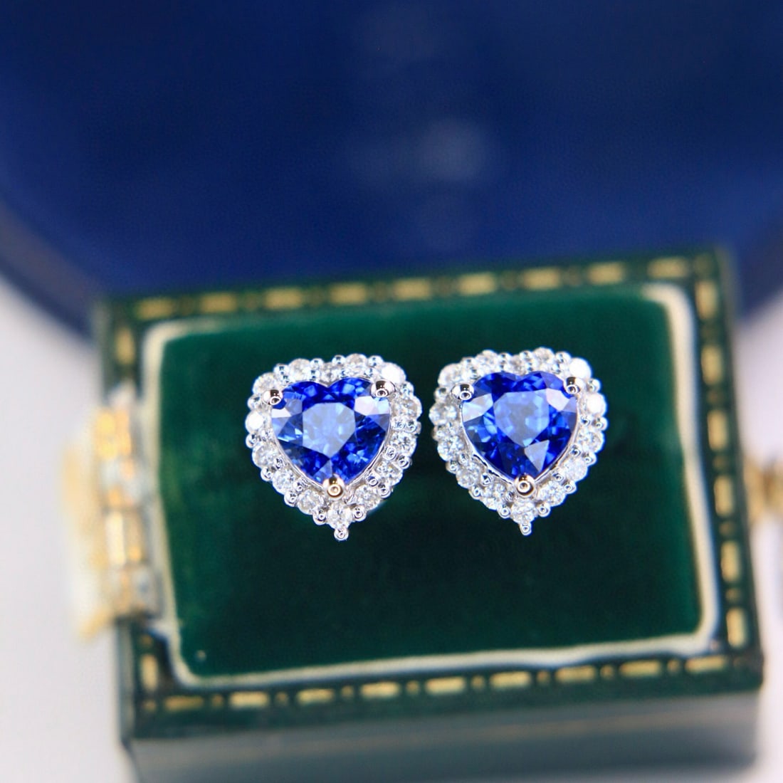 14k Gold 1.92 Ctw Natural Sapphire & Diamond Earrings: Ref:230983032 // gold content:14k gold // main gemstone:sapphire // shape:heart // carat weight:1. 68ct // color:cornflower blue // treatment:natural // // adjacent gemstone 2 : diamond // shape:round