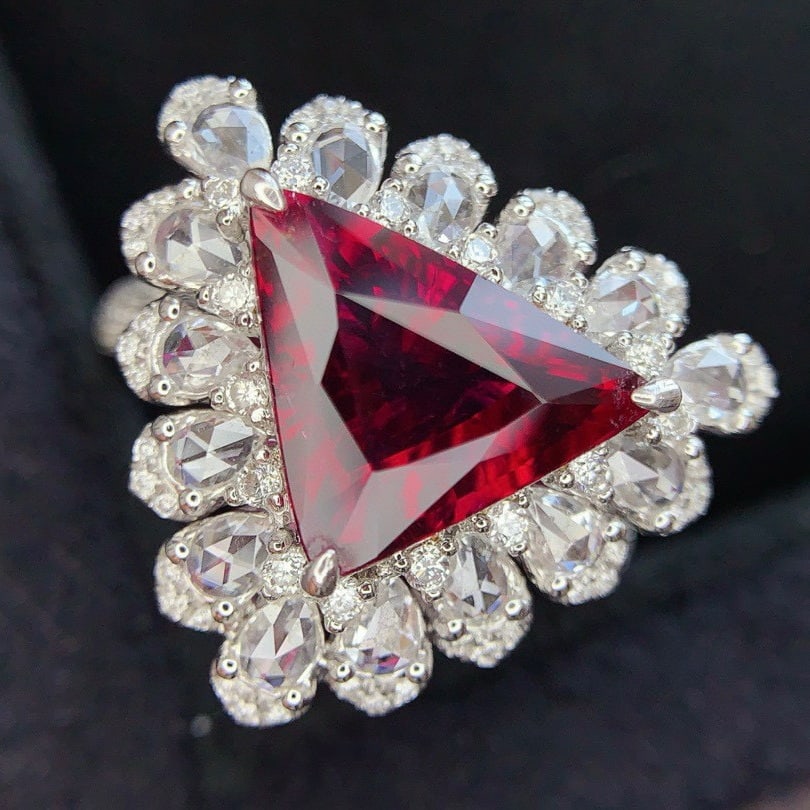14k Gold 4.77 Ctw Natural Ruby & Diamond Ring - 2