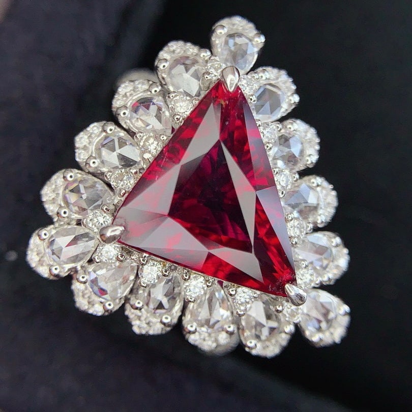 14k Gold 4.77 Ctw Natural Ruby & Diamond Ring - 4
