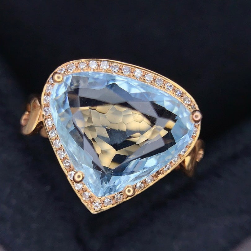 14k Gold 4.0 Ct Natural Aquamarine & Diamond Ring - 2