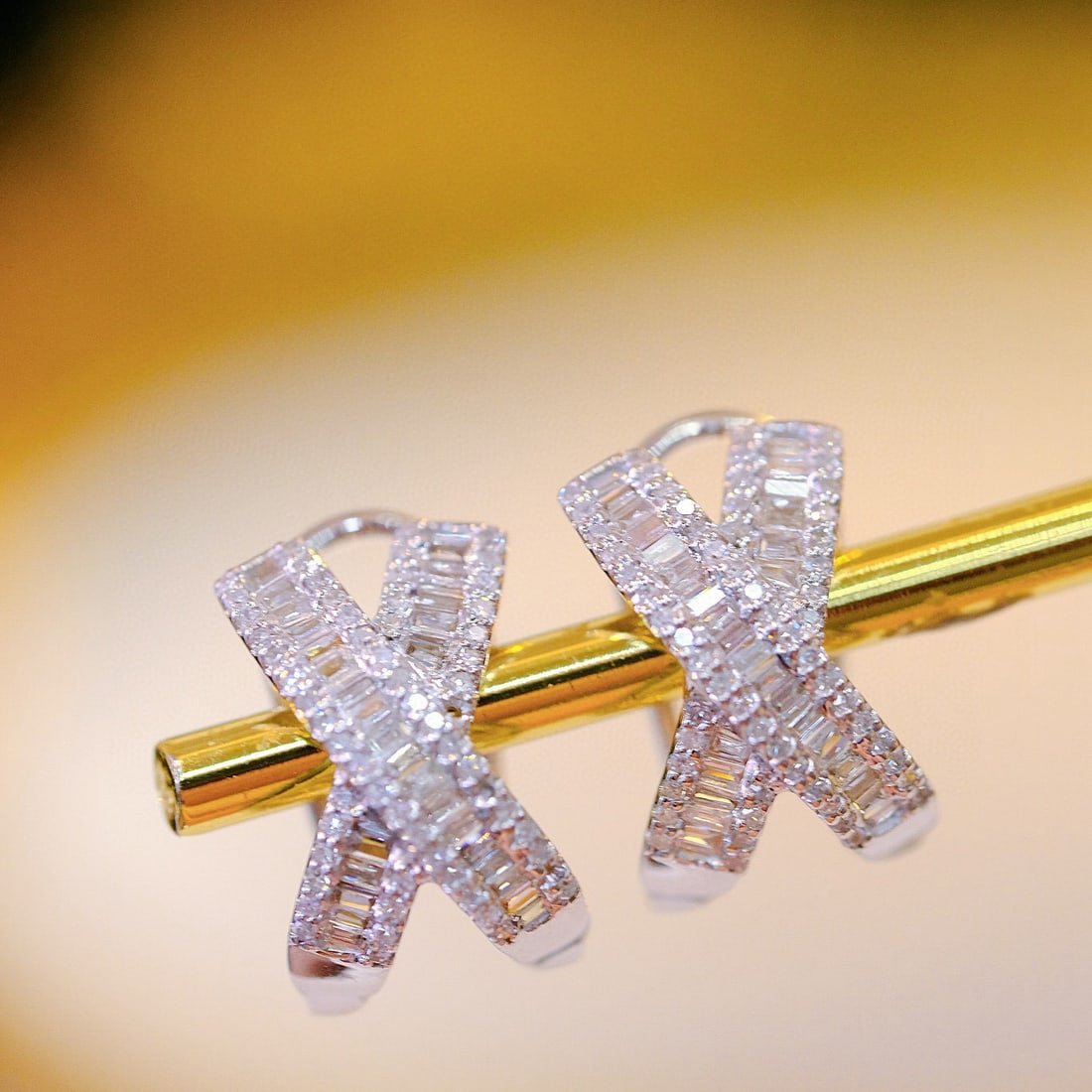 14k Gold 0.6 Ct Natural H Diamond Earrings - 3