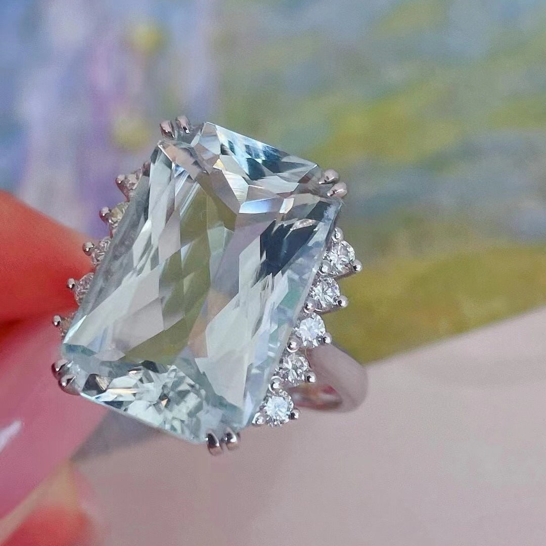 14k Gold 11.00 Ct Natural Aquamarine & Diamond Ring - 3