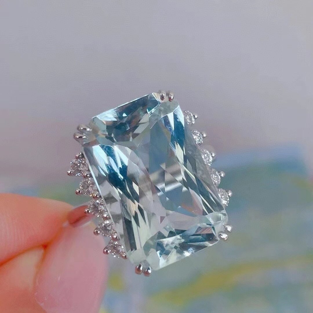 14k Gold 11.00 Ct Natural Aquamarine & Diamond Ring - 4