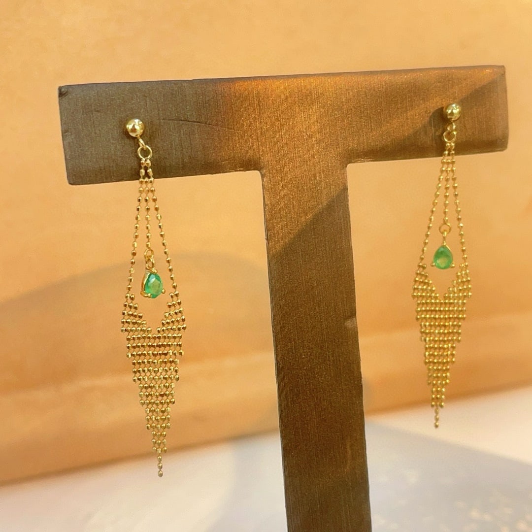 14k Gold 0.36 Ct Natural Emerald Earrings: Ref:230983052 // gold content:14k gold // main gemstone:emerald // shape:pear // carat weight:0. 36ct // color:green // treatment:natural // High Estimate: 2100 Low Estimate: 1400 Condition: New