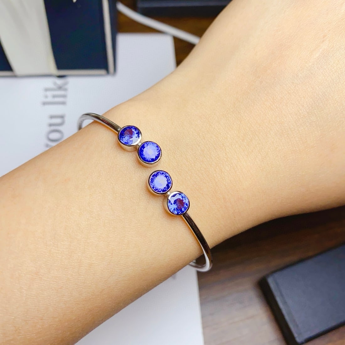 14k Gold 2.8 Ct Natural Tanzanite Bangle - 4