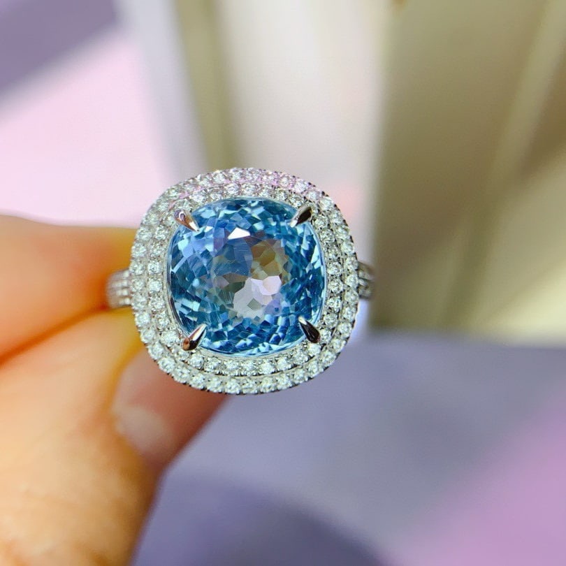 14k Gold 4.87 Ctw Natural Aquamarine & Diamond Ring: Ref:230983066 // gold content:14k gold // ring size:7. 25us // // main gemstone:aquamarine // shape:cushion // carat weight:4. 33ct // color:blue // treatment:natural // // adjacent gemstone 2 :