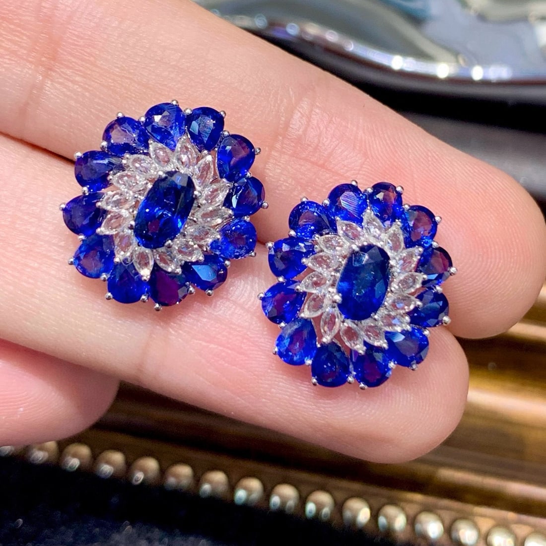 14k Gold 4.85 Ct Natural Sapphire & Sapphire Earrings - 2