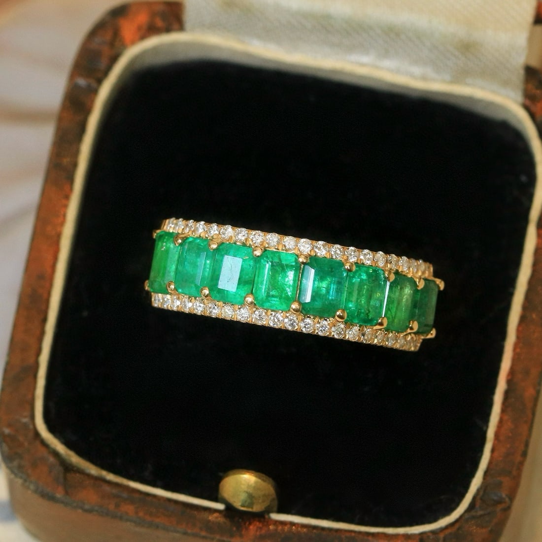 14k Gold 2.04 Ctw Vivid Green Natural Emerald & Diamond Ring: Ref:230983083 // gold content:14k gold // ring size:7. 25us // // main gemstone:emerald // shape:octagonal // carat weight:1. 83ct // color:vivid green // treatment:natural // // adjacent gemstone 2