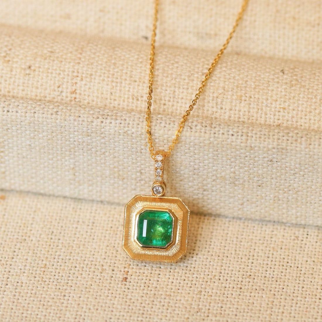 14k Gold 0.52 Ctw Natural Emerald & Diamond Pendant( Without Chain ) - 7