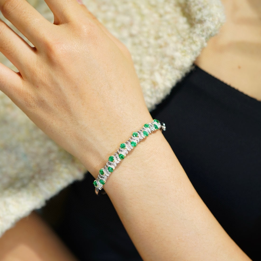 14k Gold 2.3 Ct Vivid Green Natural Emerald & Diamond Bangle - 4