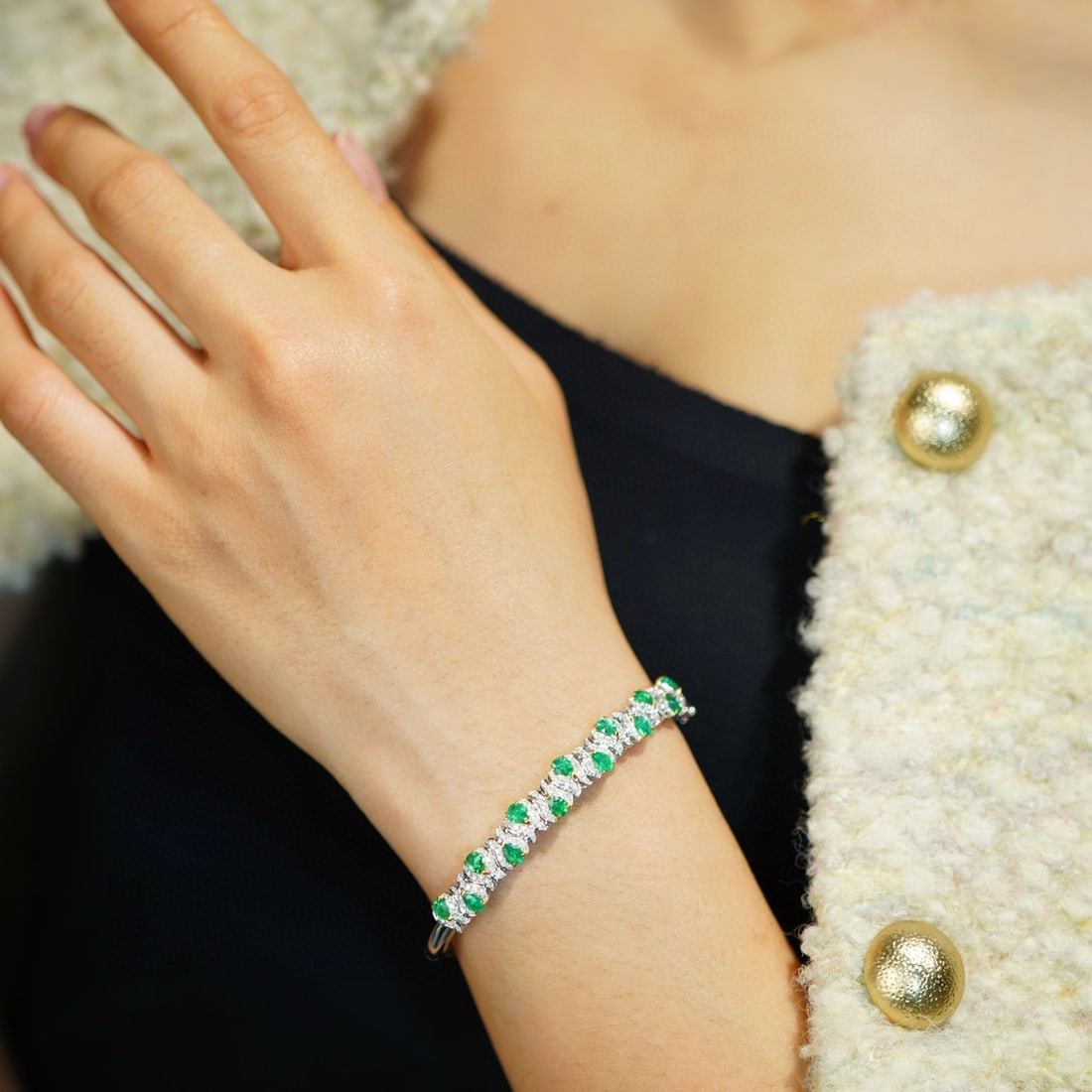 14k Gold 2.3 Ct Vivid Green Natural Emerald & Diamond Bangle - 5