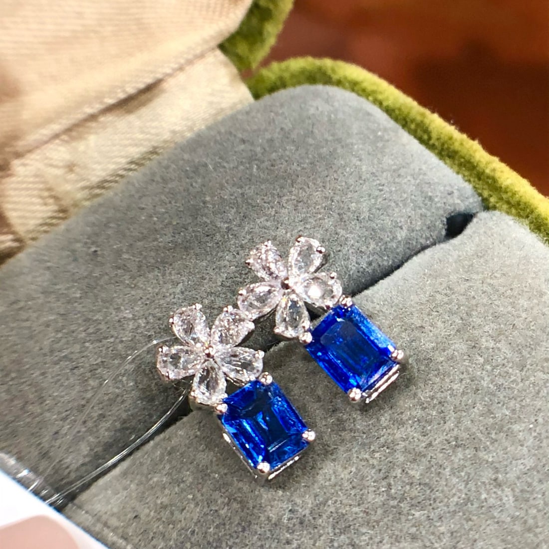 14k Gold 1.58 Ct Vivid Blue Natural Sapphire & Sapphire Earrings: Ref:230983098 // gold content:14k gold // main gemstone:sapphire // shape:octagonal // carat weight:1. 58ct // color:vivid blue // treatment:natural // // adjacent gemstone 2 : sapphire // shape:pear