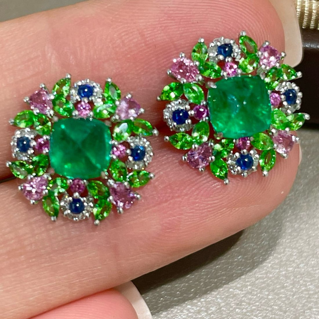 14k Gold 2.2 Ct Natural Emerald & Diamond & Sapphire & Tsavorite Earrings - 3