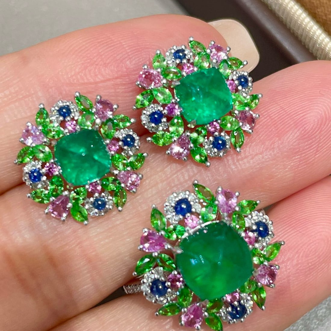 14k Gold 2.2 Ct Natural Emerald & Diamond & Sapphire & Tsavorite Earrings - 4