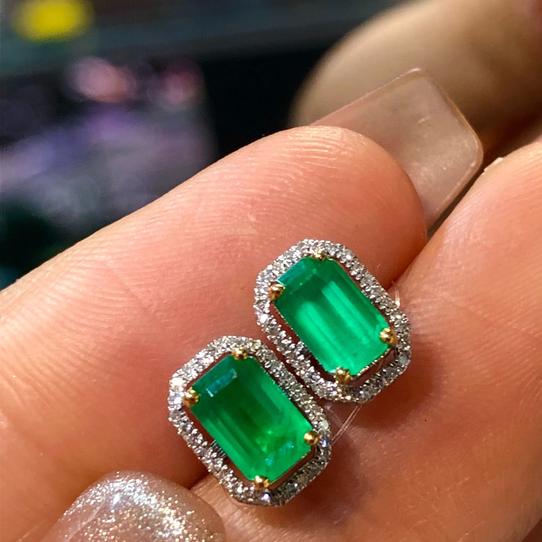 14k Gold 1.7 Ct Vivid Green Natural Emerald & Diamond Earrings - 2