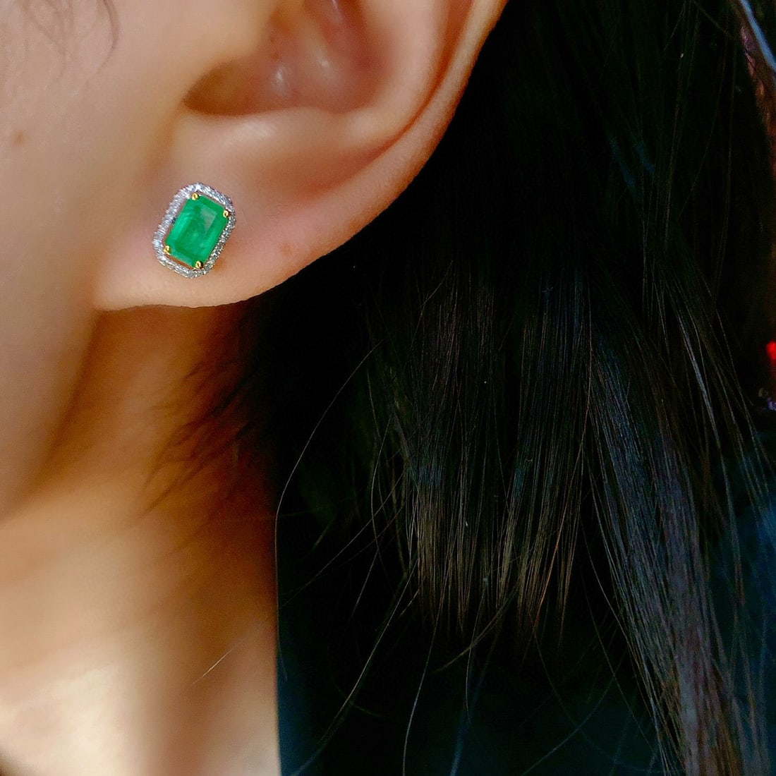 14k Gold 1.7 Ct Vivid Green Natural Emerald & Diamond Earrings - 4
