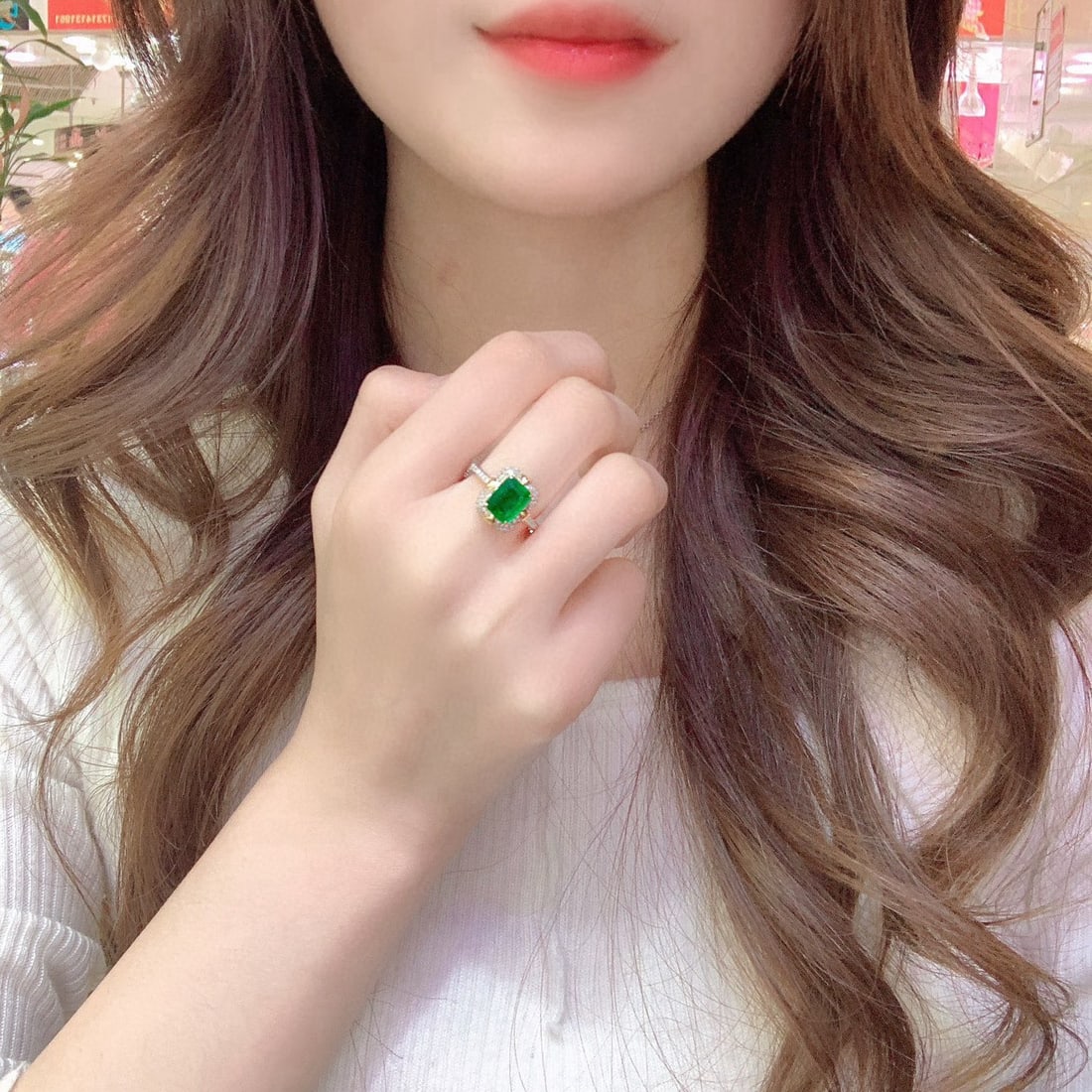 14k Gold 2.26 Ctw Vivid Green Natural Emerald & Diamond Ring - 4