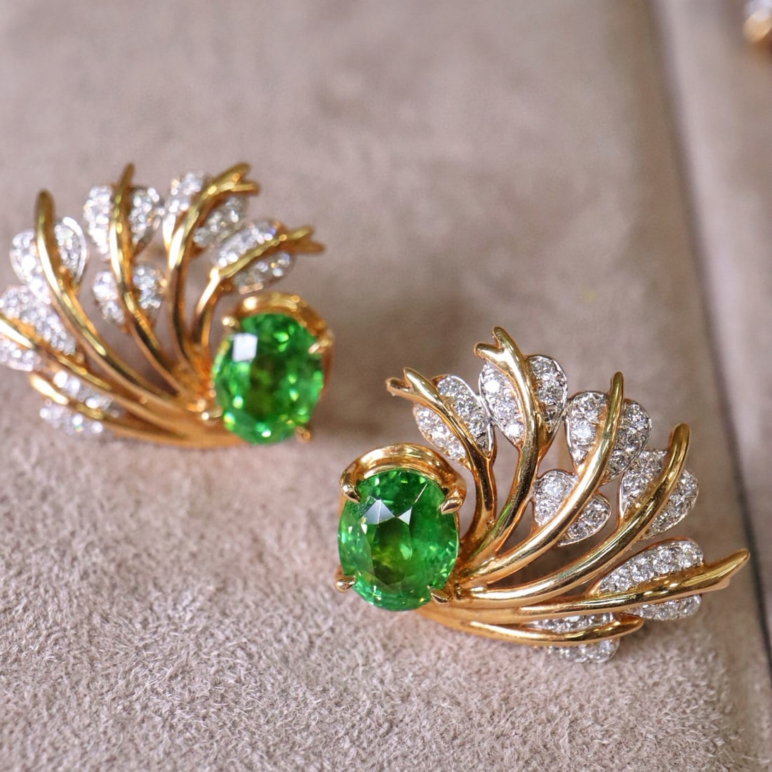14k Gold 2.88 Ctw Natural Tsavorite & Diamond Earrings - 4