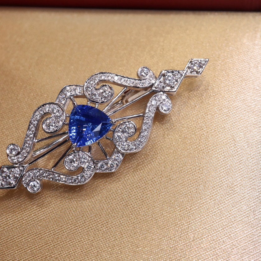 14k Gold 1.40 Ctw Natural Sapphire & Diamond Brooch - 3