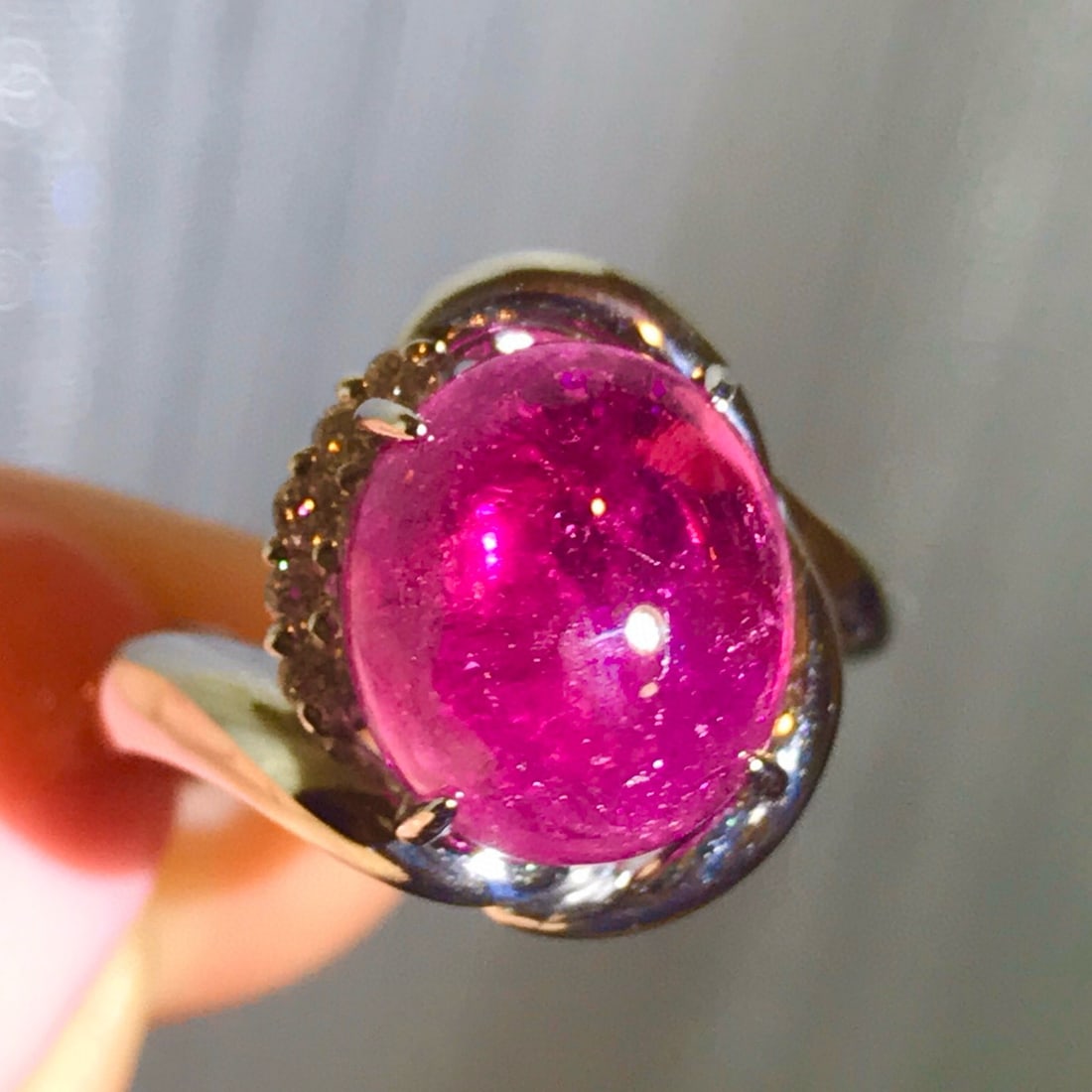 14k Gold 6.18 Ctw Natural Tourmaline & Diamond Ring: Ref:230983110 // gold content:14k gold // ring size:7. 25us // // main gemstone:tourmaline // shape:oval // carat weight:6. 09ct // color:red // treatment:natural // // adjacent gemstone 2 : diamond