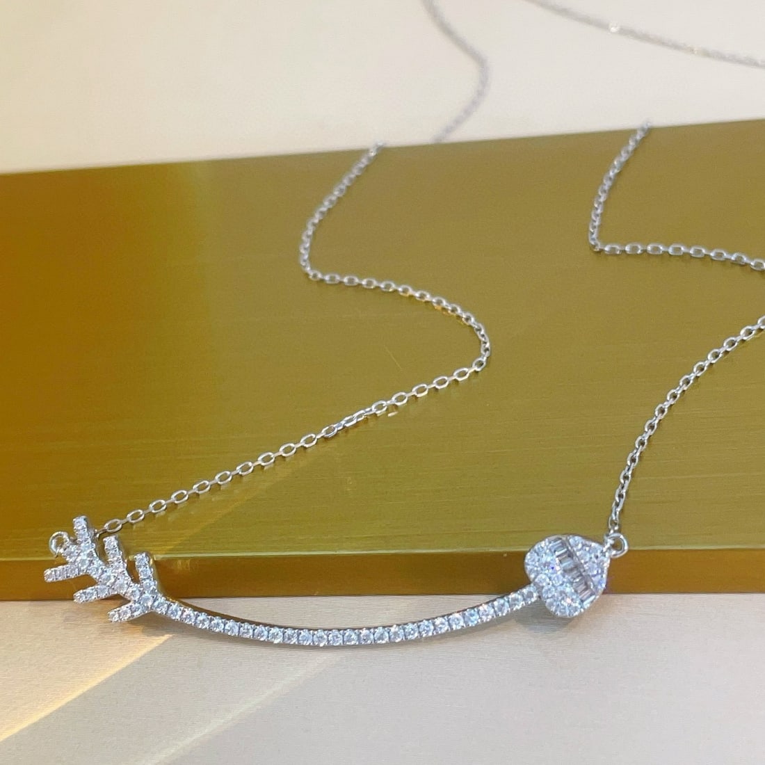14k Gold 0.32 Ct Natural H Diamond Necklace: Ref:230983112 // gold content:14k gold // main gemstone:diamond // shape:multiply // carat weight:0. 32ct // clarity grade:vs-si // color:h // treatment:natural // High Estimate: 3000 Condition: New